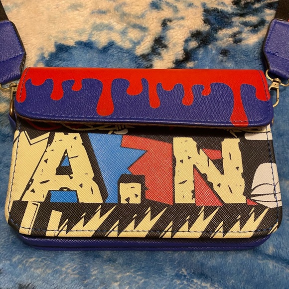 Cute blue and red purse. - Picture 2 of 5